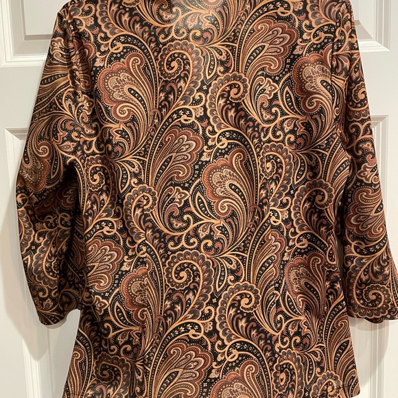 Requirements Button up 3/4 Sleeve Blouse 100% Polyester, Size Large - Picture 2 of 3